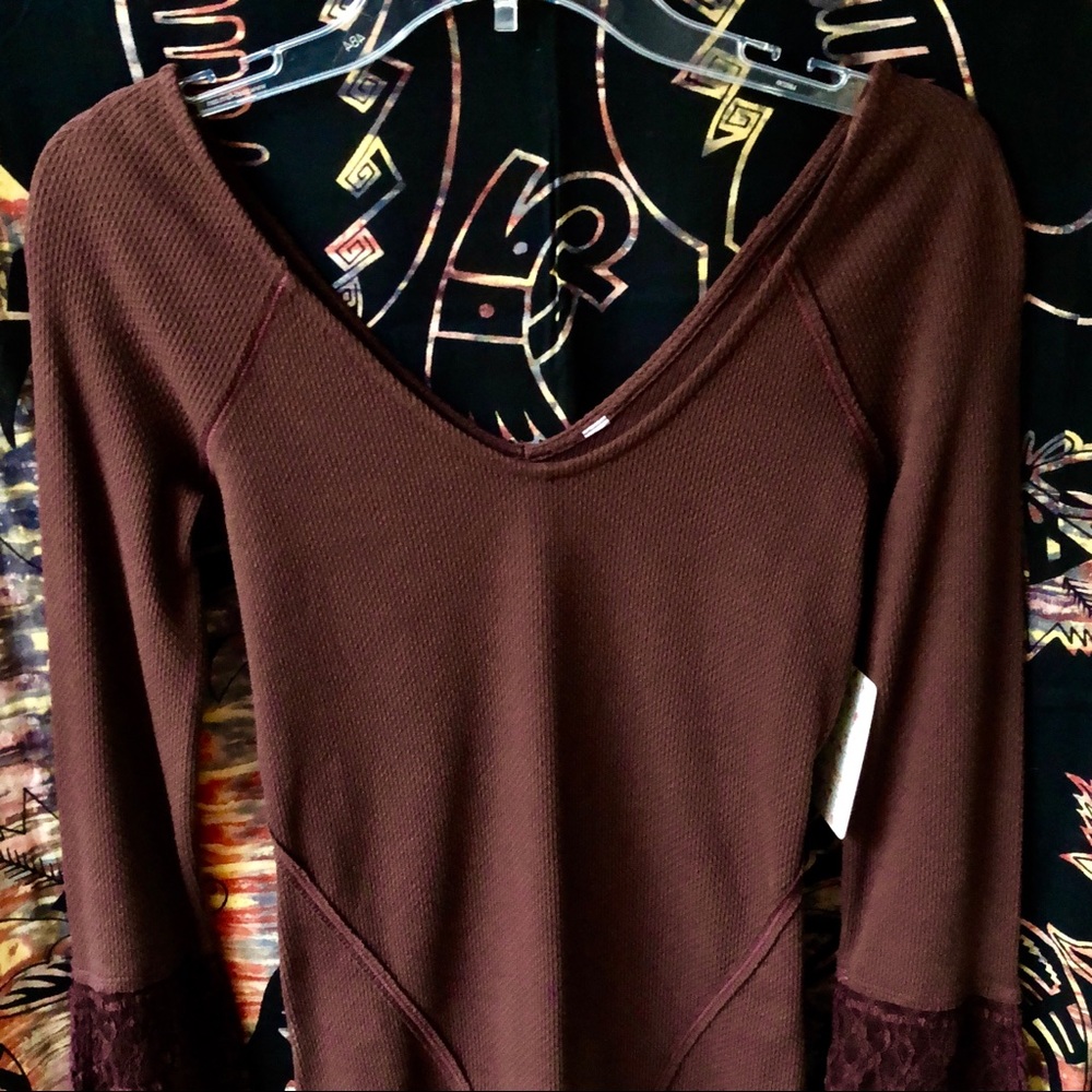 🌺🎉HP🎉🌺 NWT Free People Sexy Top With Bell Lace Sleeves - Picture 3 of 9